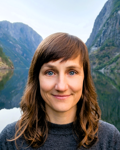 Jennifer Dundon (OR)